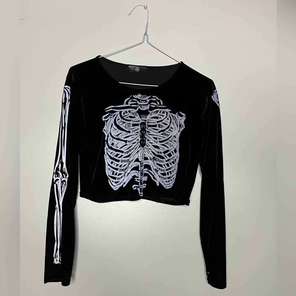 Missguided skull crop-top